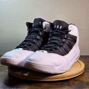Nike Air Jordan Max Aura White Black Size-11
